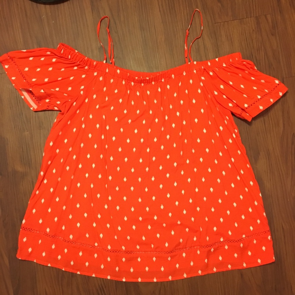Cold shoulder top